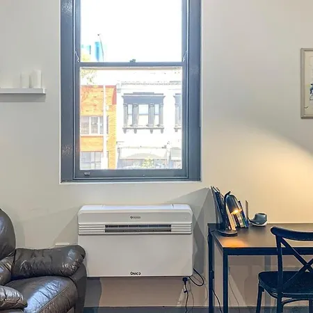 Spacious In Heart Carlton Apartamento