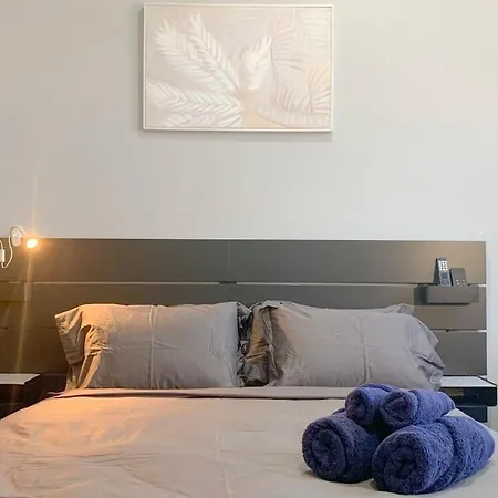 Spacious In Heart Carlton Apartmán *